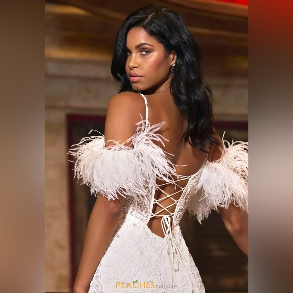 Sherri Hill 55148 white feather beaded short bride reception dress medium size 8